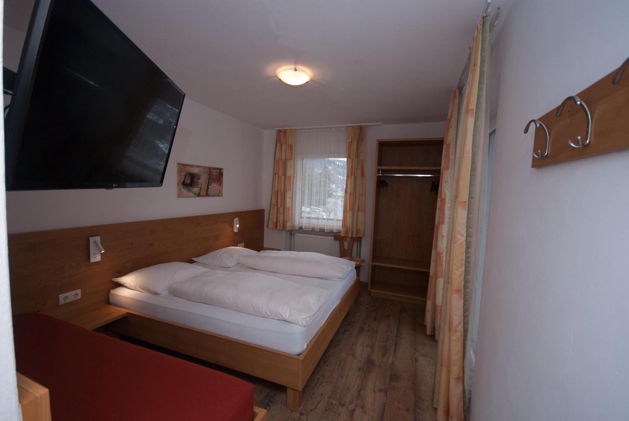 Aparthotel Garni Hofer 2*
