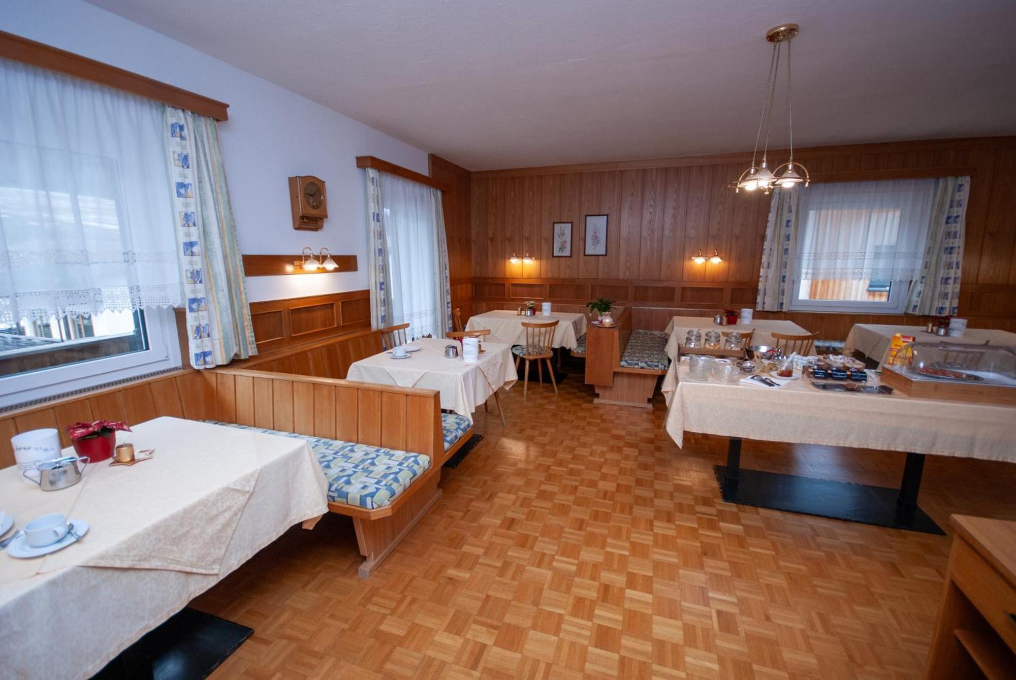Aparthotel Garni Hofer 2*