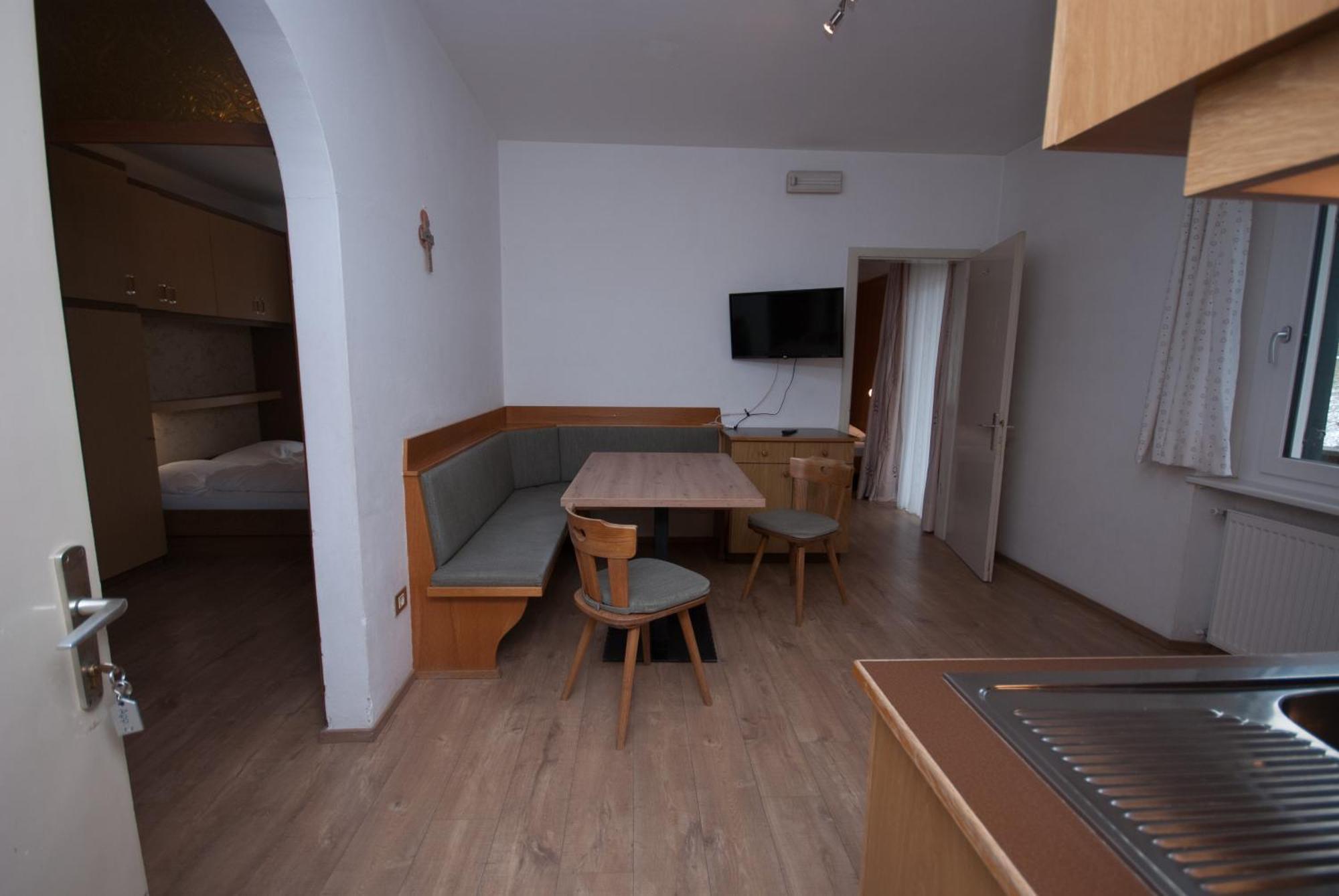 Aparthotel Garni Hofer Sexten