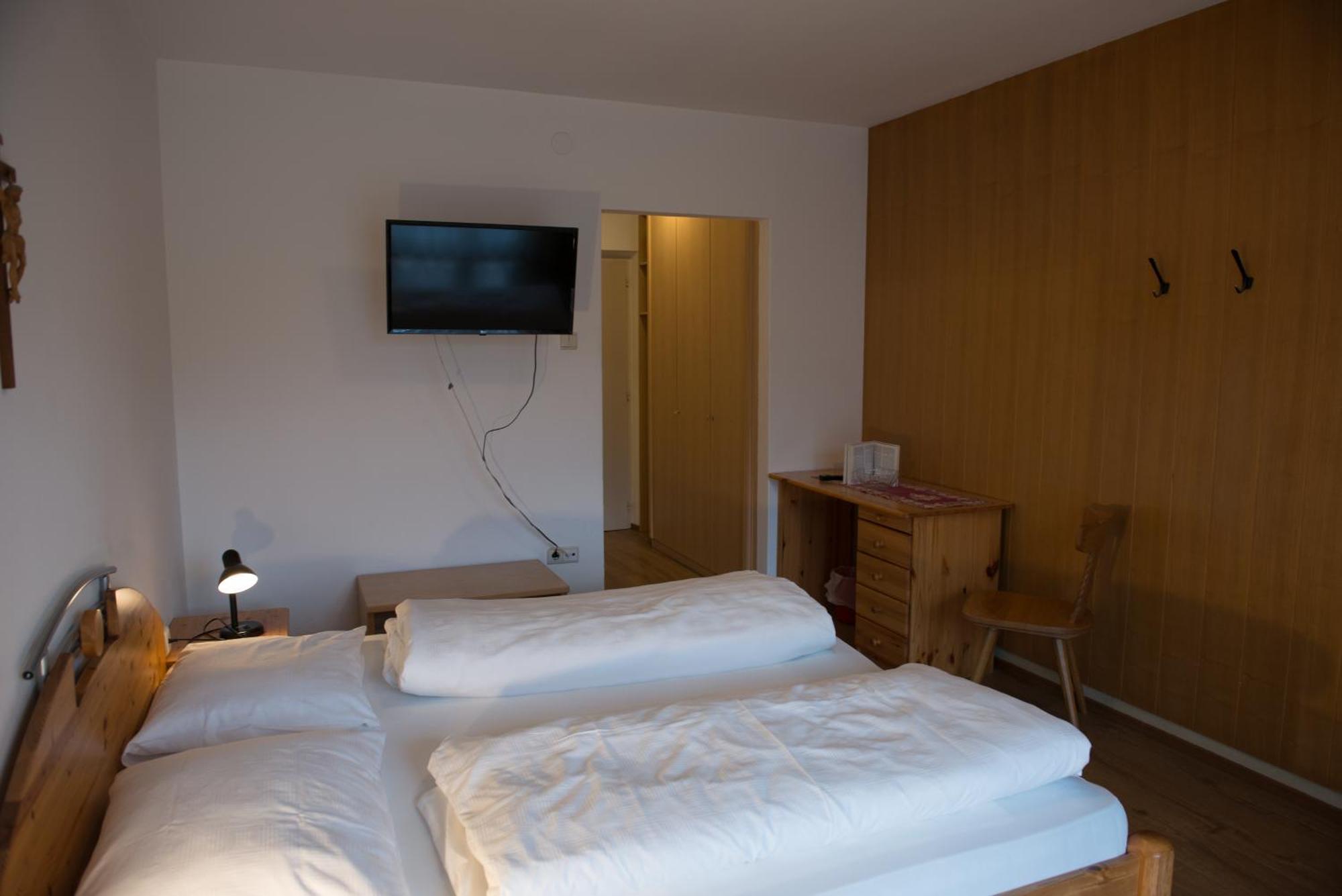 Aparthotel Garni Hofer Sexten